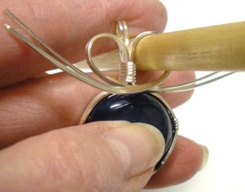 Judy Larson's Sweetheart Pendant - , Classic Wire Jewelry, Wire Wrapping, Wrapping, Wire Wrapping Jewelry, curve each wire set around